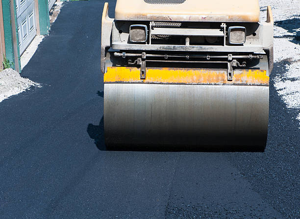 Best Recycled Asphalt Driveway Installation  in Oakdale, MN